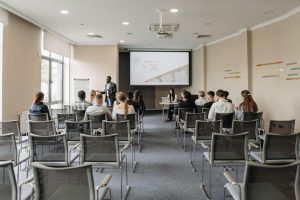 Qu'est-ce que le blended learning? Le guide complet pour les entreprises blended learning