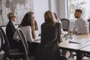 Qu'est-ce que le management persuasif? Définition et bonnes pratiques management persuasif
